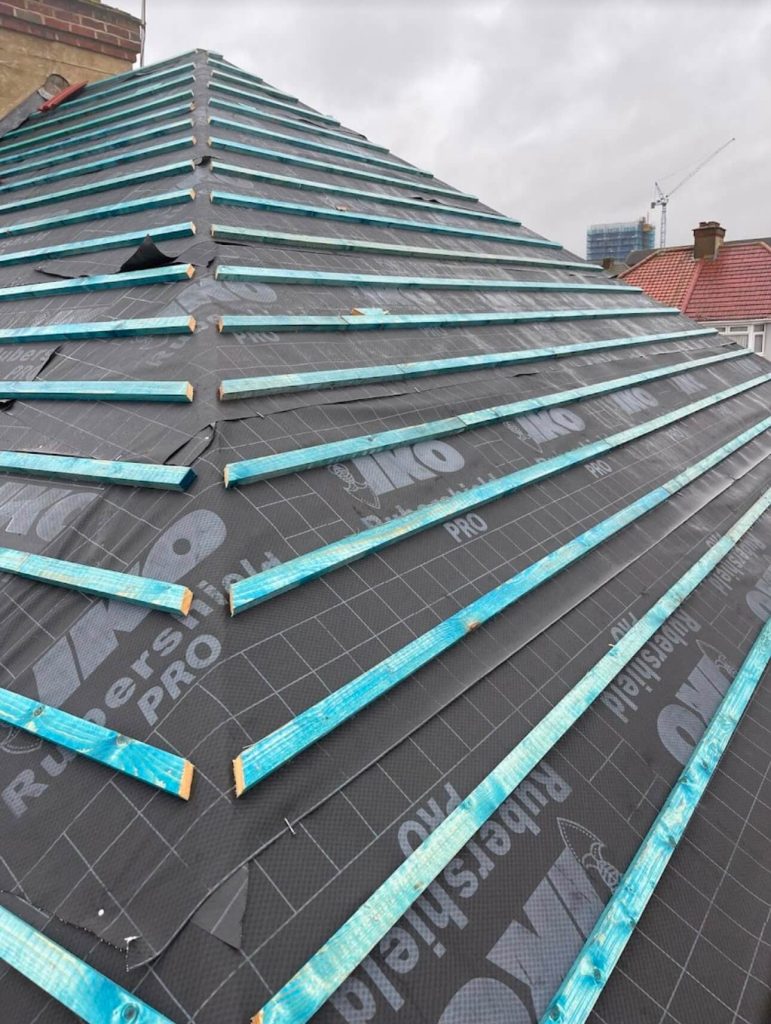 batons and underlay on new roof